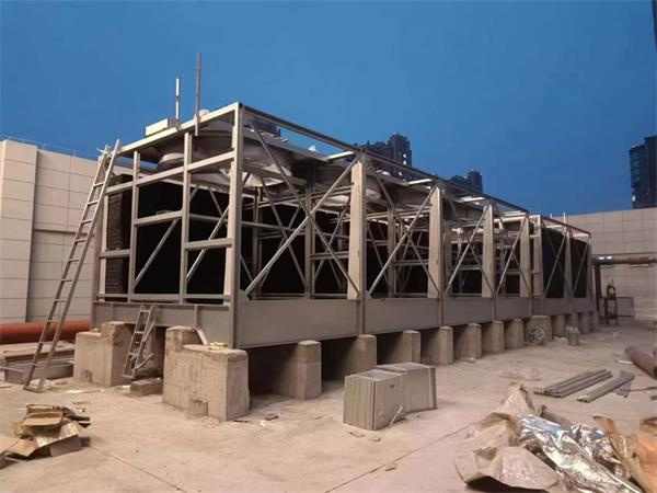 閉式冷卻塔在空調系統中有哪些應用？,閉式冷卻塔與開式冷卻塔的區別