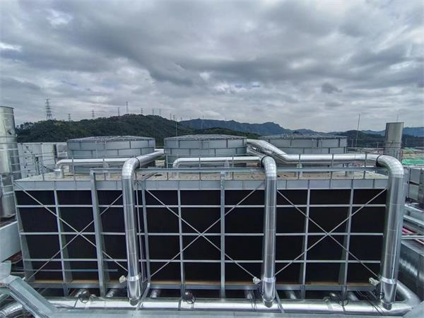玻璃鋼冷卻塔在中央空調中處于重要地位,玻璃鋼冷卻塔安裝施工方案
